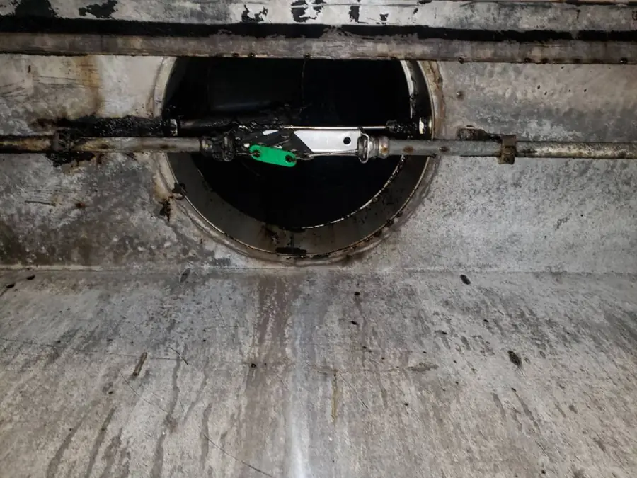 Hood duct collar after cleaning