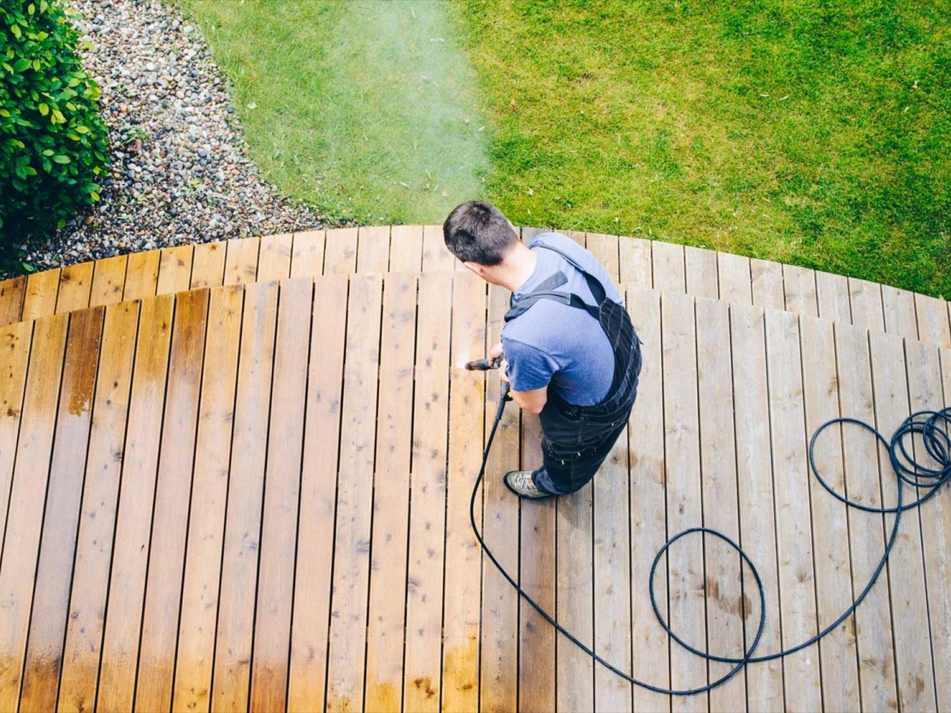 Deck Cleaning Service Northern IL