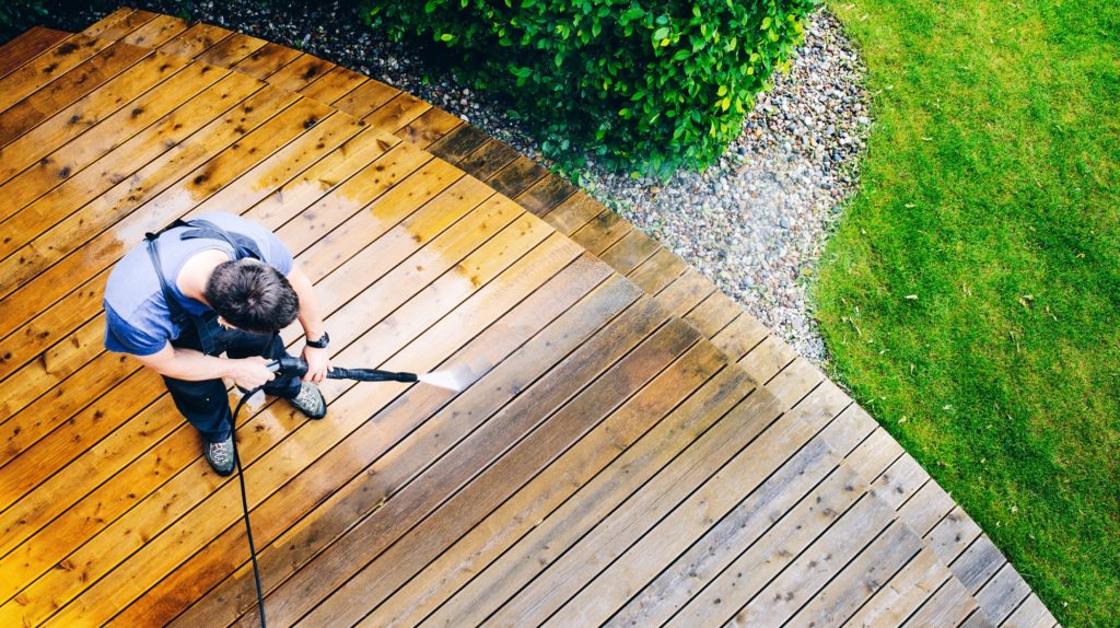 Deck Cleaning Specialist Northern IL